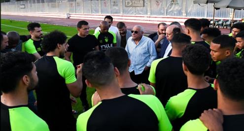 "بحضور لبيب وجلسة مع اللاعبين".. أحمد مجدي يقود مران الزمالك استعدادًا لمباراة المصري